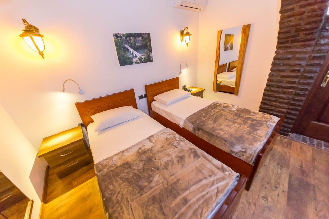 Heraklis Hotel Μπεράτ Εξωτερικό φωτογραφία